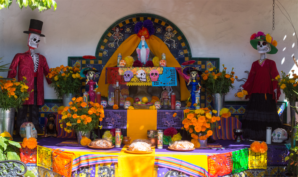 Dia de los Muertos altar in San Diego 2014